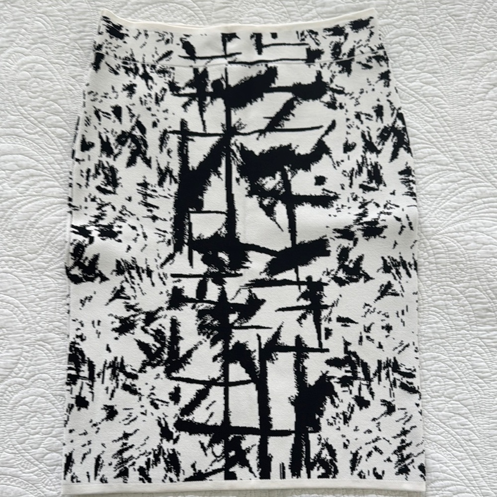 Black and White Abstract Print Skirt